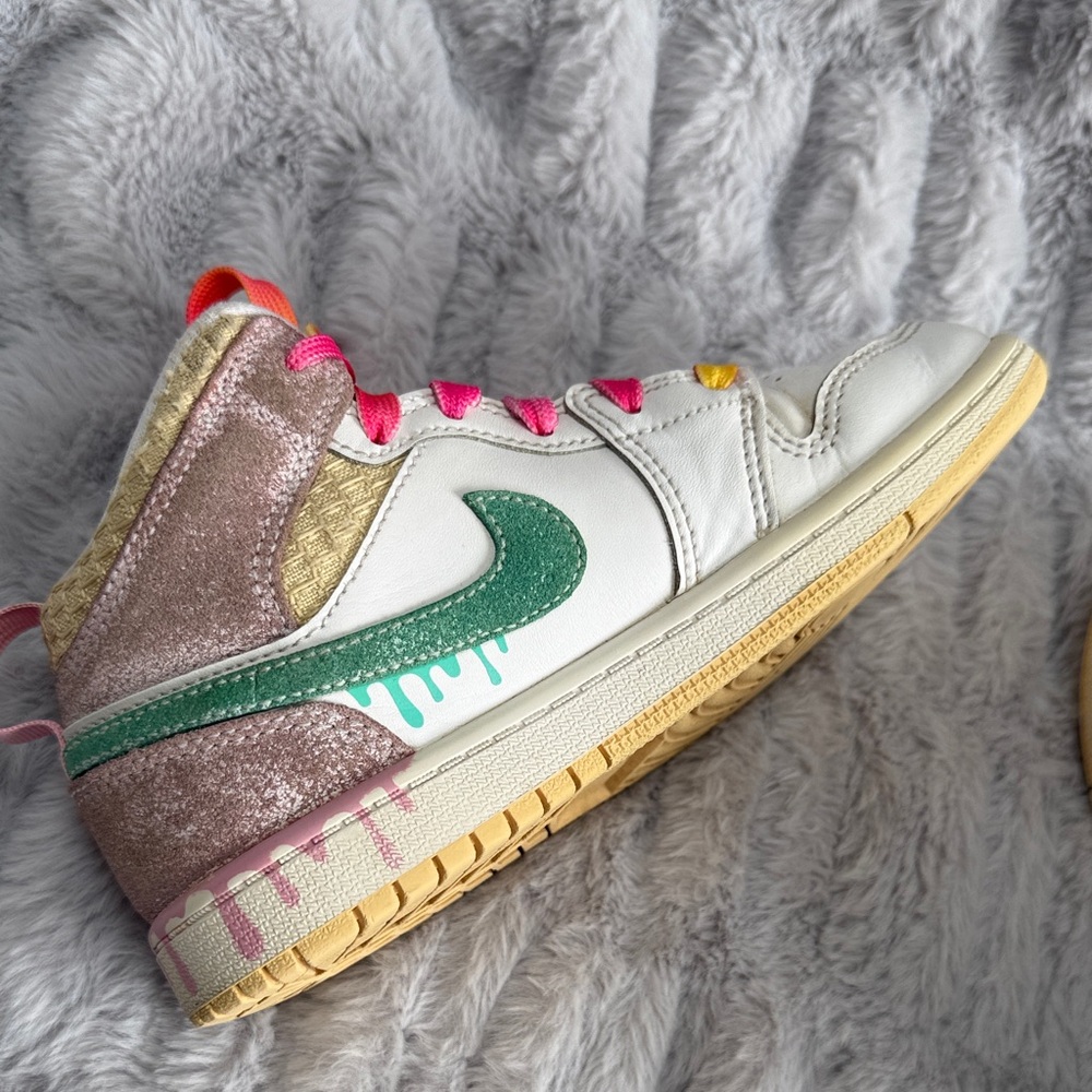 Nike Kids White Sneakers with Rainbow Laces - Picture 8 of 11